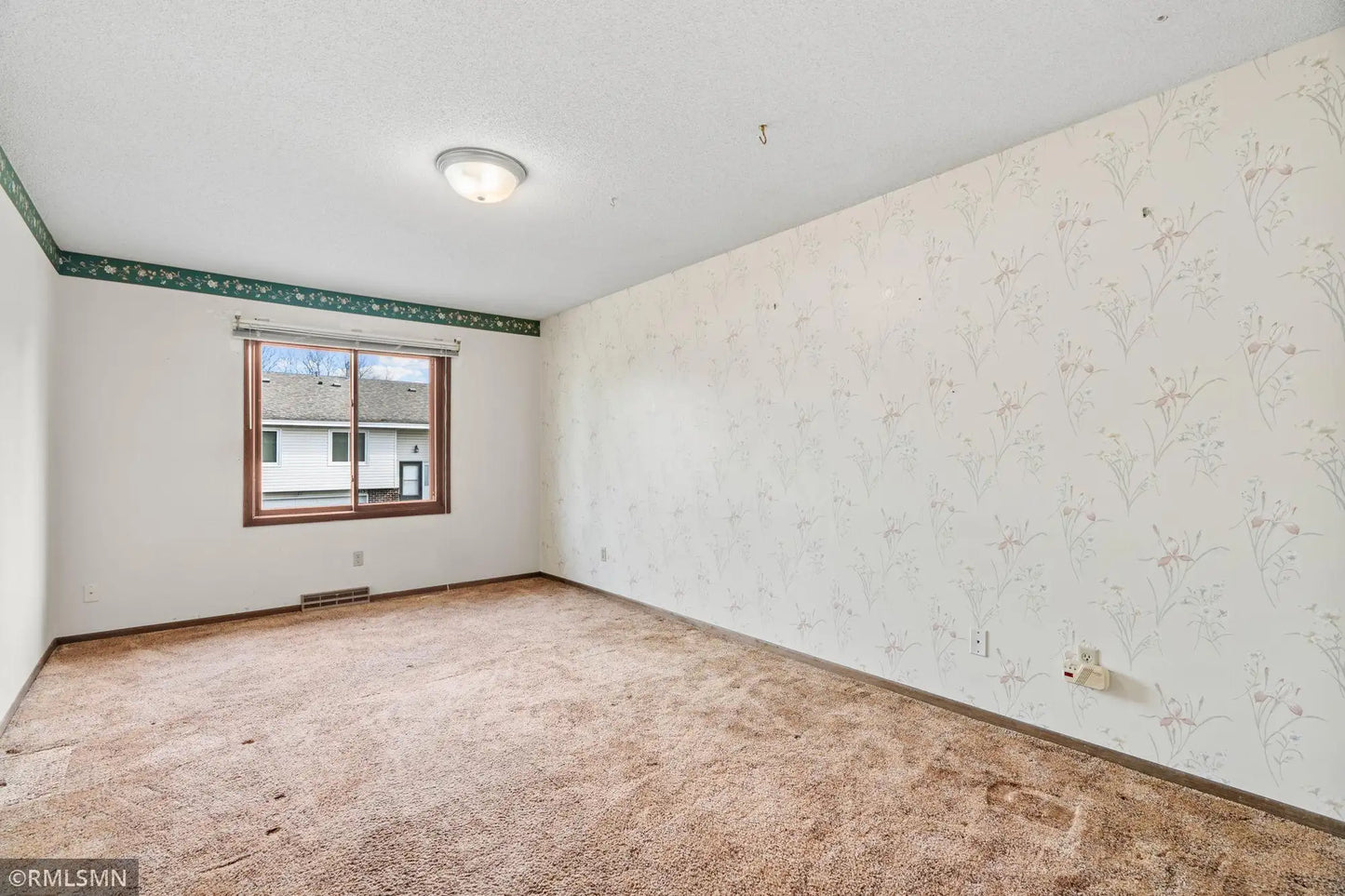 4307 Evergreen Drive, Vadnais Heights, MN 55127