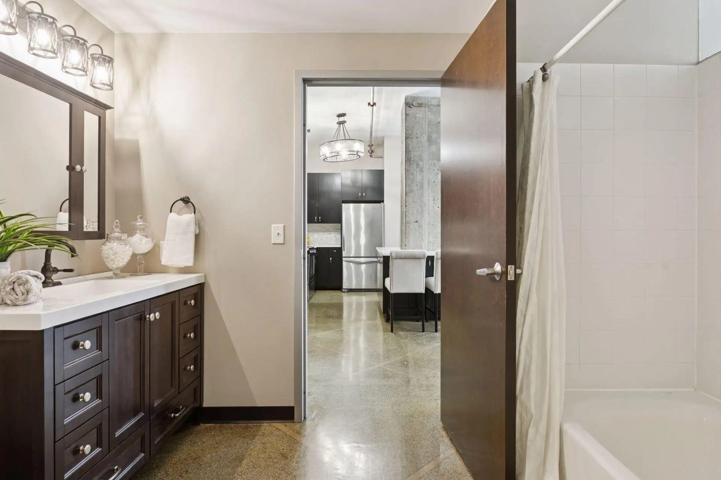 350 Saint Peter Street, Saint Paul, MN 55102