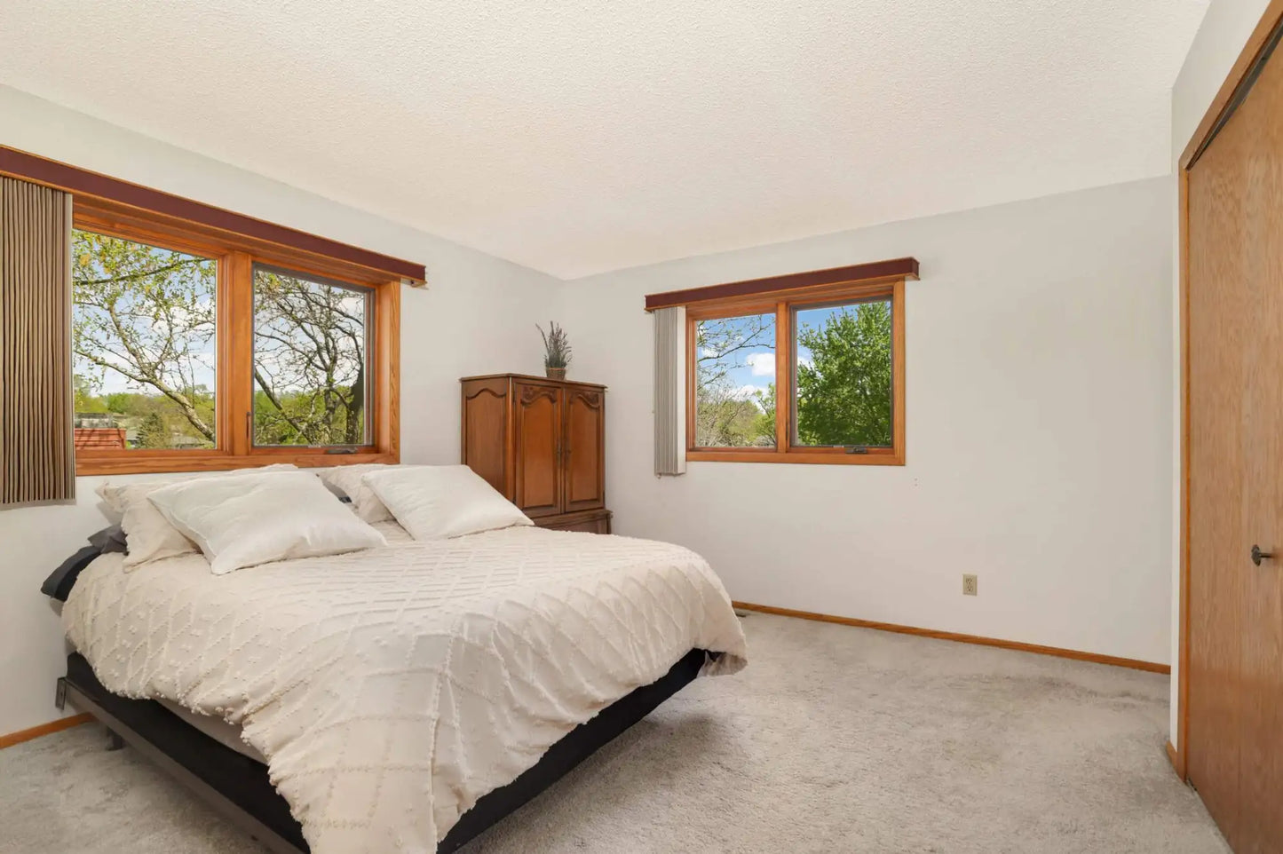 12929 16th Avenue, Burnsville, MN 55337