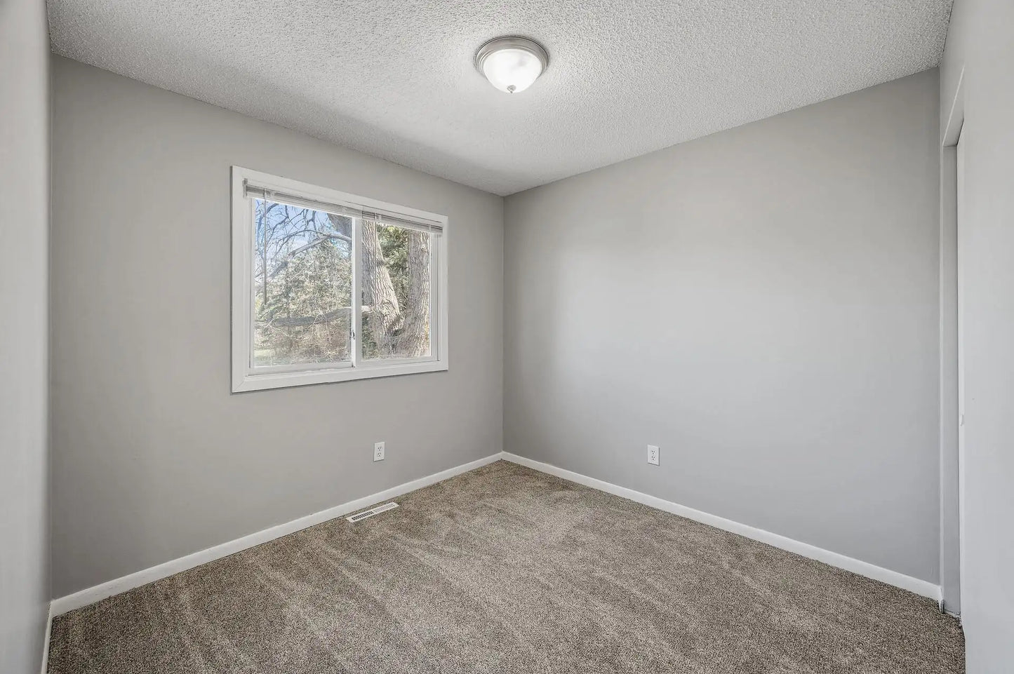 4422 Cinnamon Ridge Trail, Eagan, MN 55122