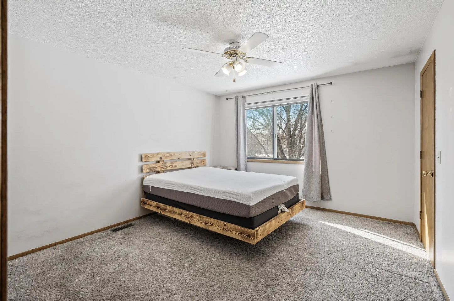 4176 White Bear Parkway, White Bear Twp, MN 55110