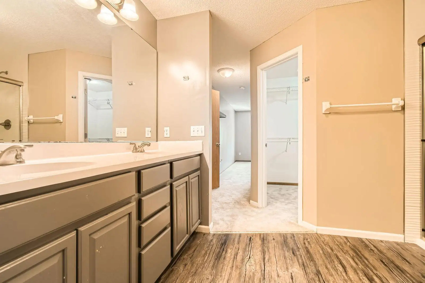 604 Crane Creek Lane, Eagan, MN 55121