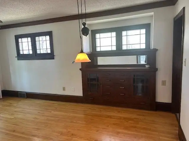 1817 Palace Avenue, Saint Paul, MN 55105