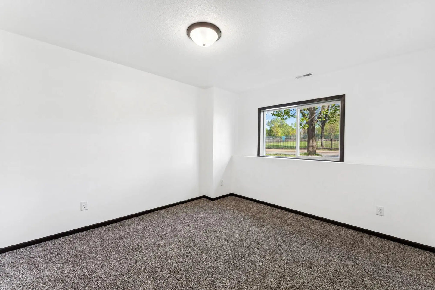 1094 7th Street, Saint Paul, MN 55106