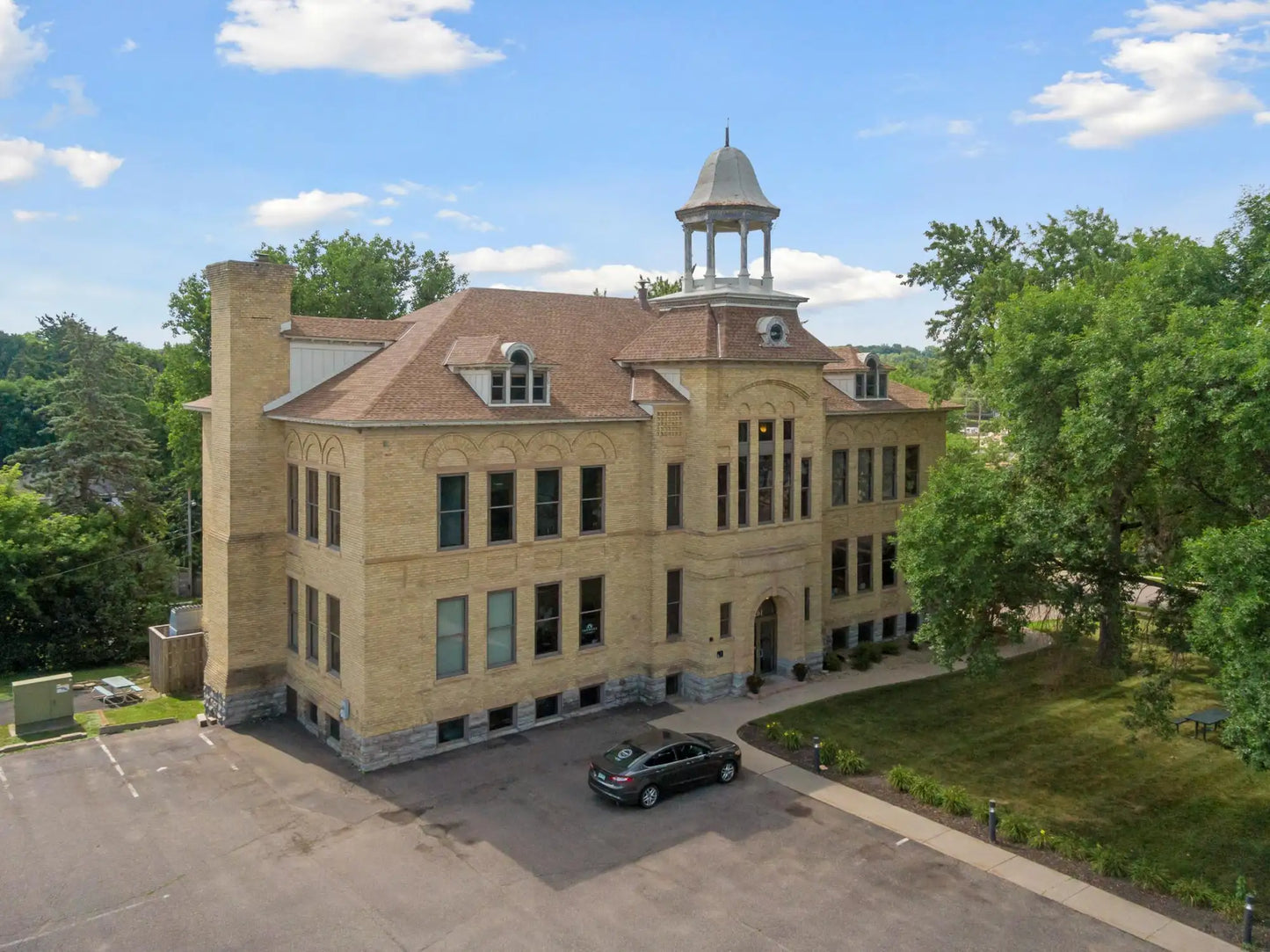 261 School Avenue, Excelsior, MN 55331