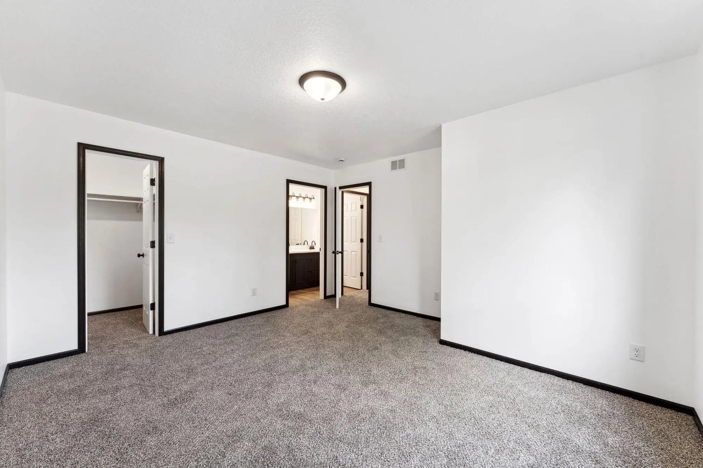 1094 7th Street, Saint Paul, MN 55106