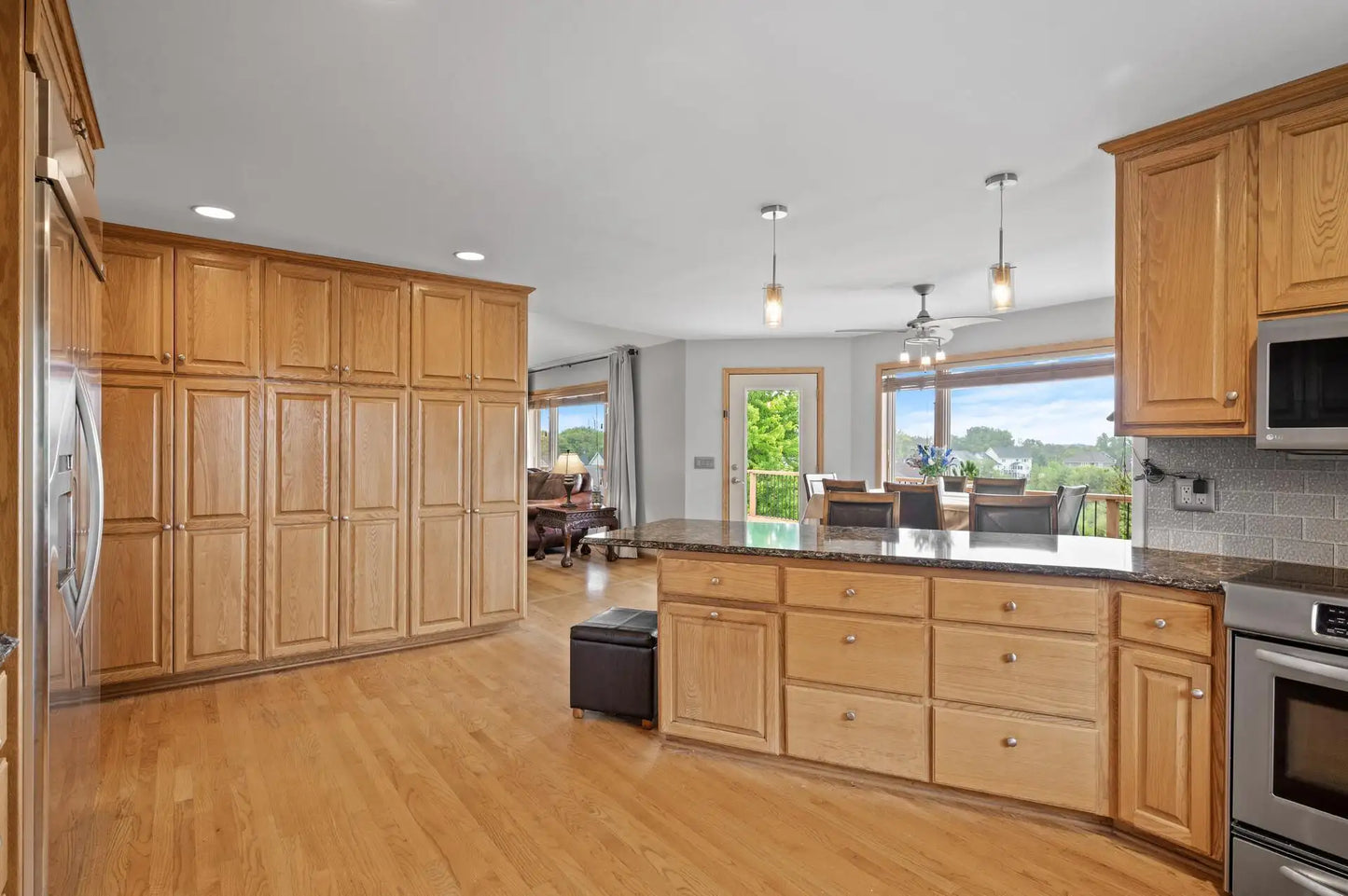 2331 Fawn Hill Court, Chanhassen, MN 55317