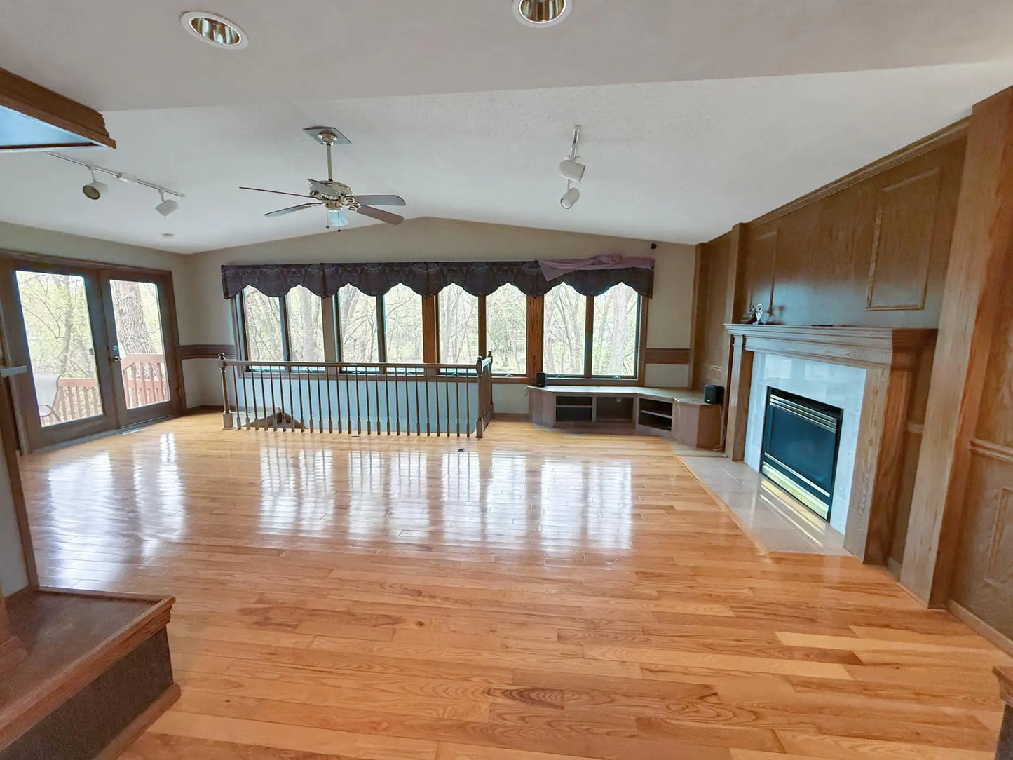2932 Helen Street, North Saint Paul, MN 55109