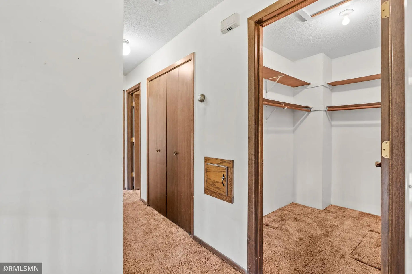 4307 Evergreen Drive, Vadnais Heights, MN 55127