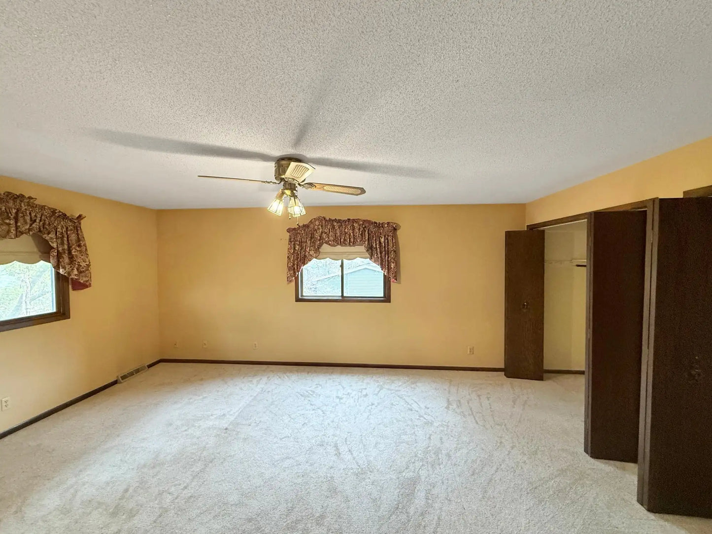 2932 Helen Street, North Saint Paul, MN 55109