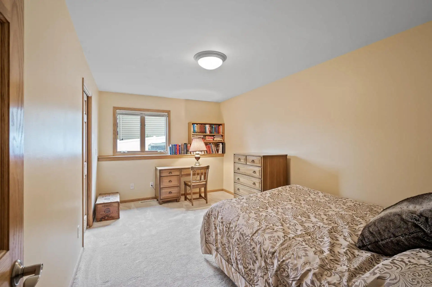 2331 Fawn Hill Court, Chanhassen, MN 55317