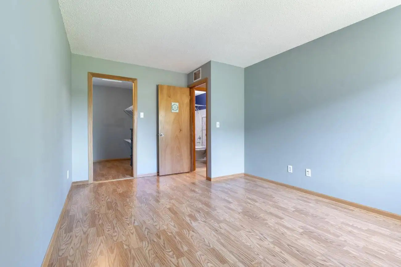 4488 Cinnamon Ridge Trail, Eagan, MN 55122