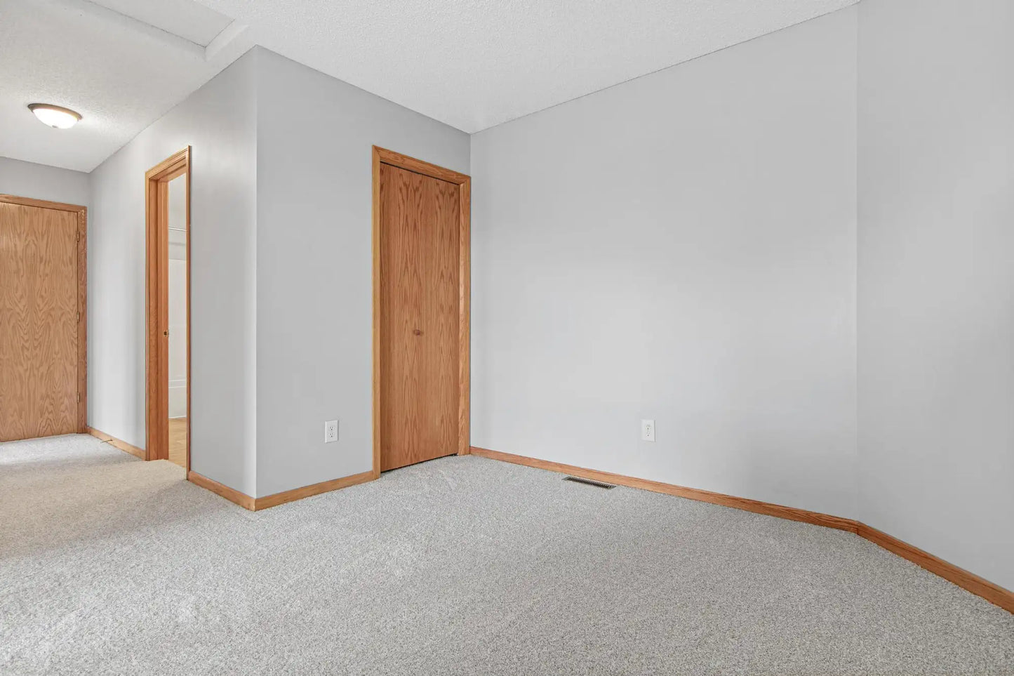 20031 Heritage Drive, Lakeville, MN 55044