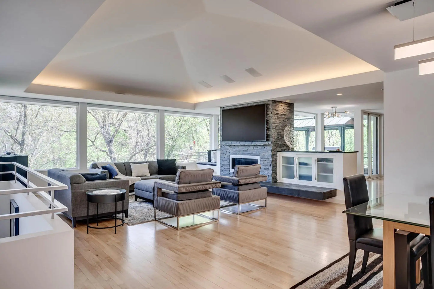 2226 Oakland Road, Minnetonka, MN 55305