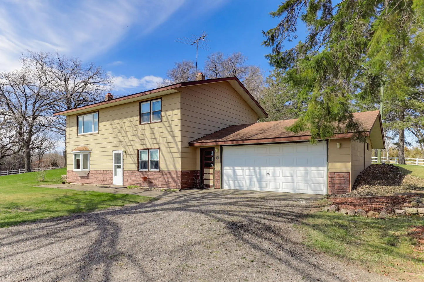 2241 County Road 39 , Silver Creek Twp, MN 55358