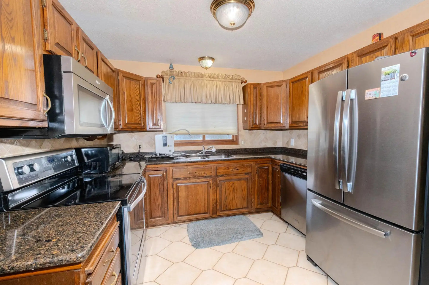 2932 Helen Street, North Saint Paul, MN 55109