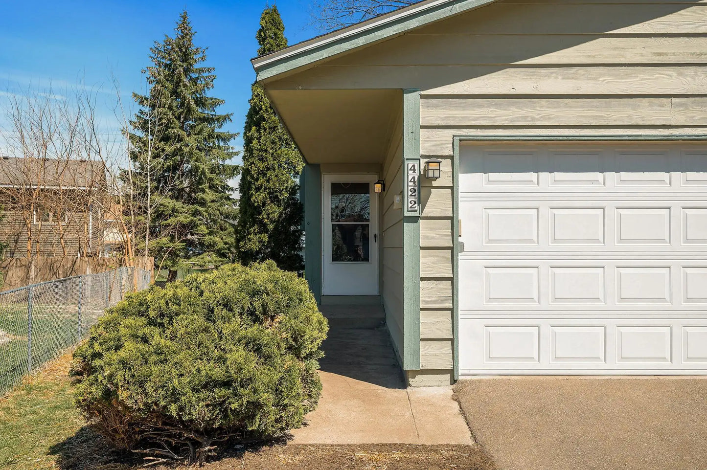 4422 Cinnamon Ridge Trail, Eagan, MN 55122