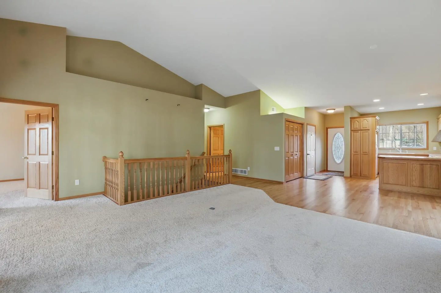 1191 Sterling Circle, Maplewood, MN 55119