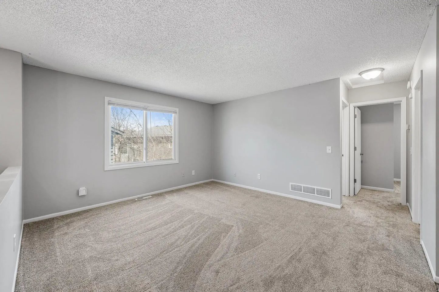 4422 Cinnamon Ridge Trail, Eagan, MN 55122