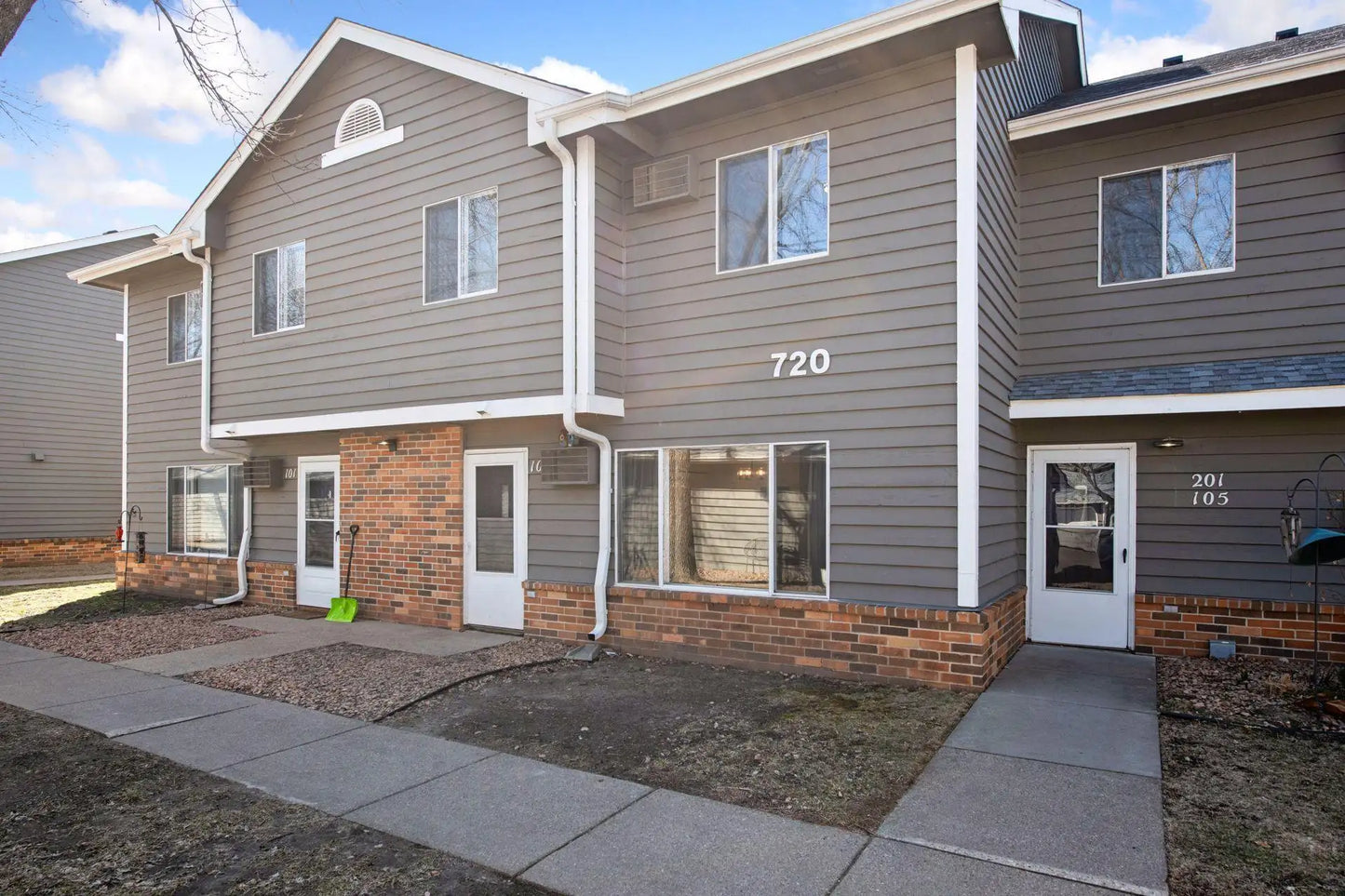 720 Village Road, Chanhassen, MN 55317
