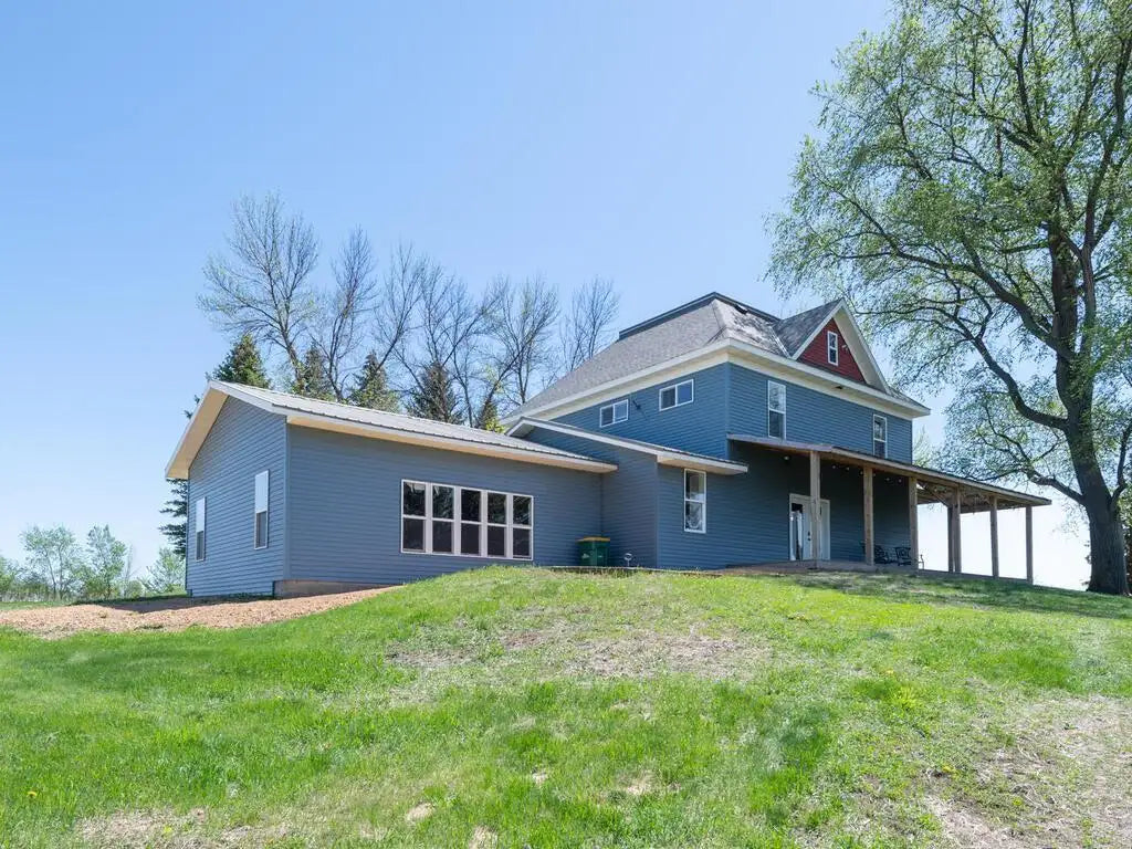 12945 Lenzen Drive, Chaska, MN 55318