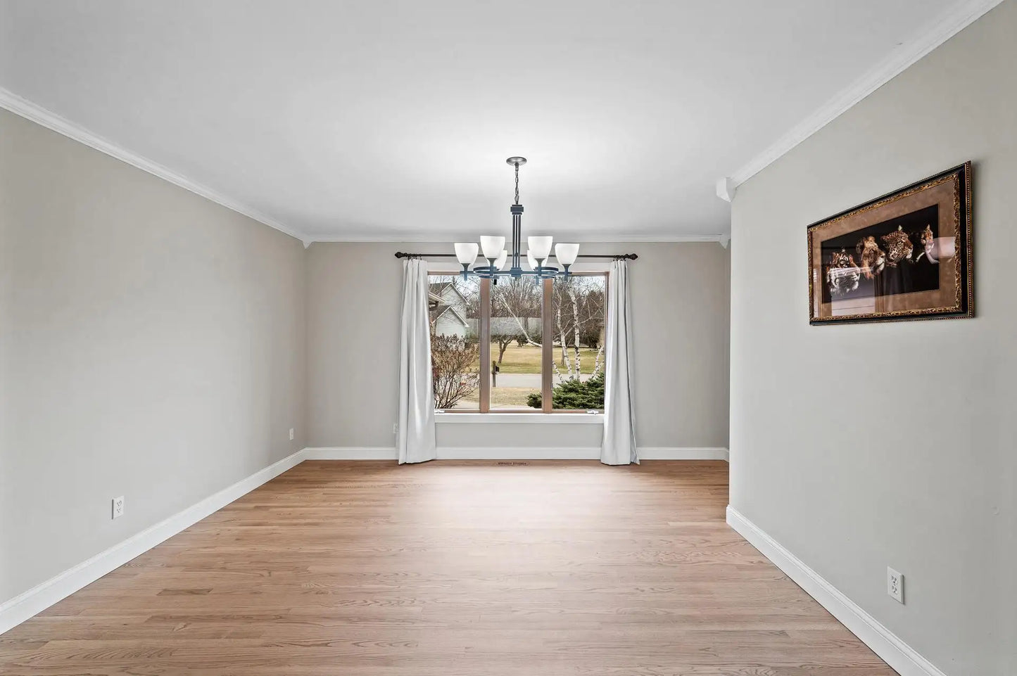 2331 Fawn Hill Court, Chanhassen, MN 55317