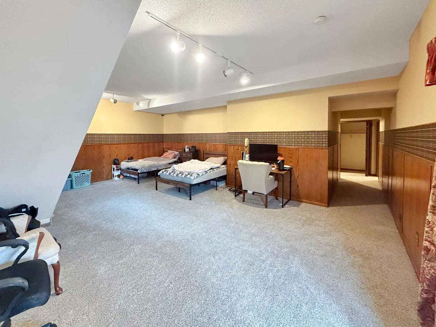 2932 Helen Street, North Saint Paul, MN 55109