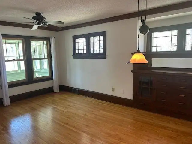 1817 Palace Avenue, Saint Paul, MN 55105