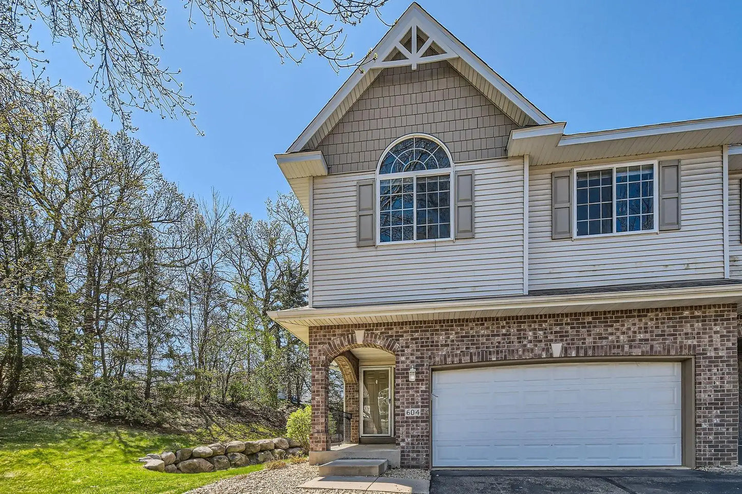 604 Crane Creek Lane, Eagan, MN 55121