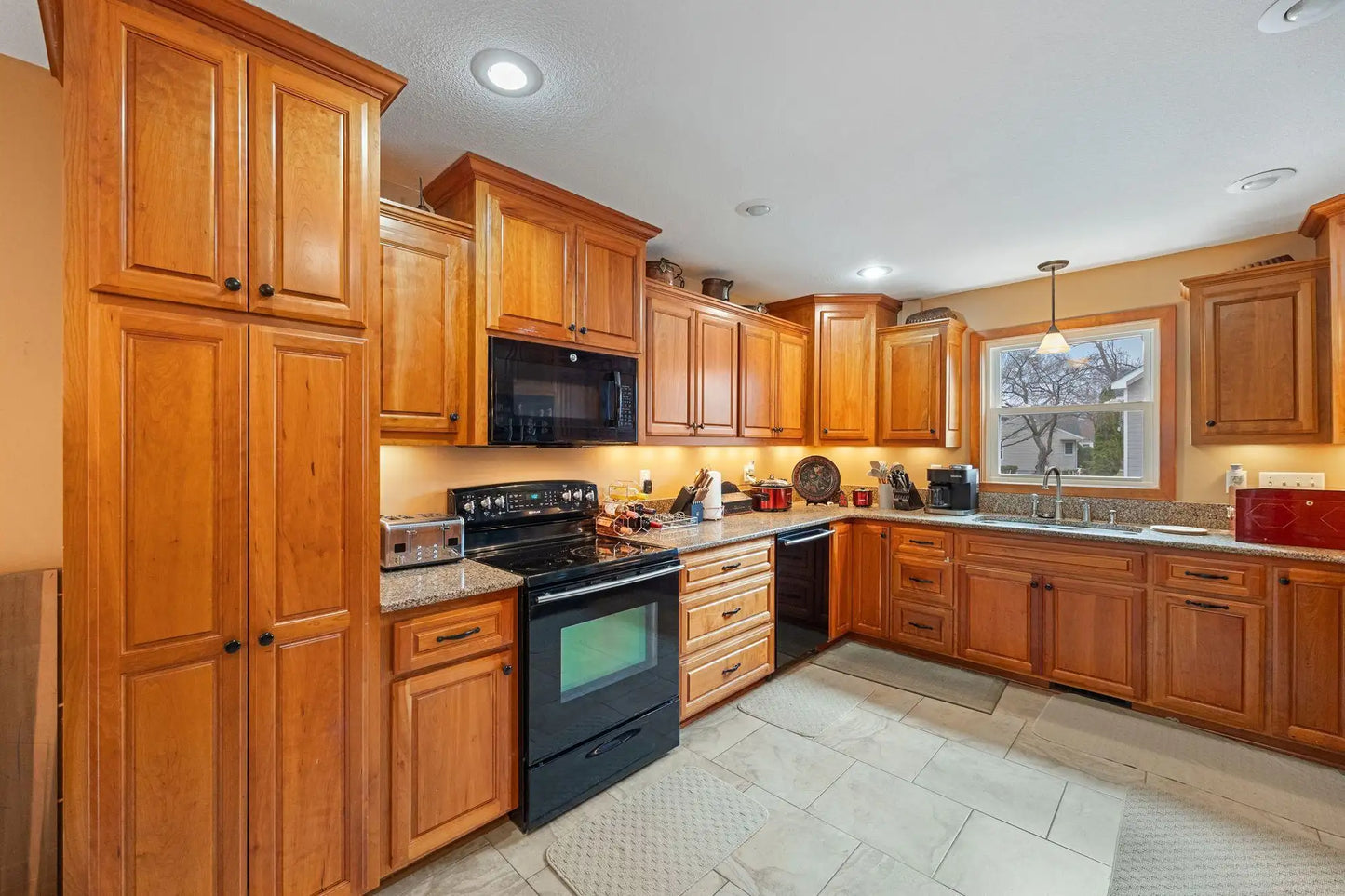 10326 Lee Drive, Eden Prairie, MN 55347