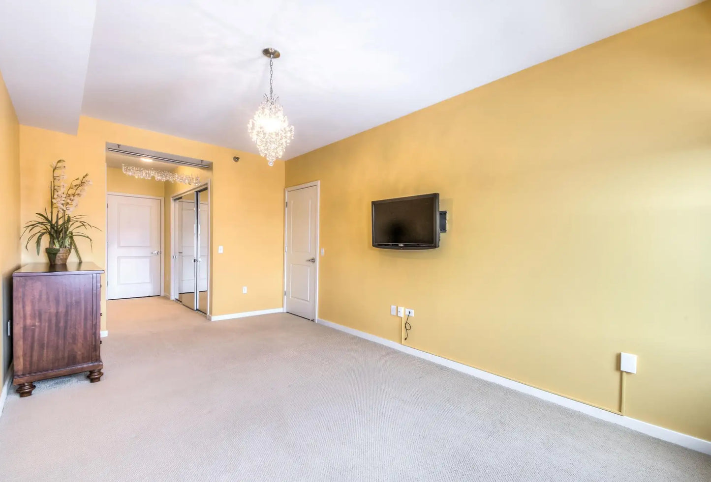 209 8th Street, Saint Paul, MN 55101