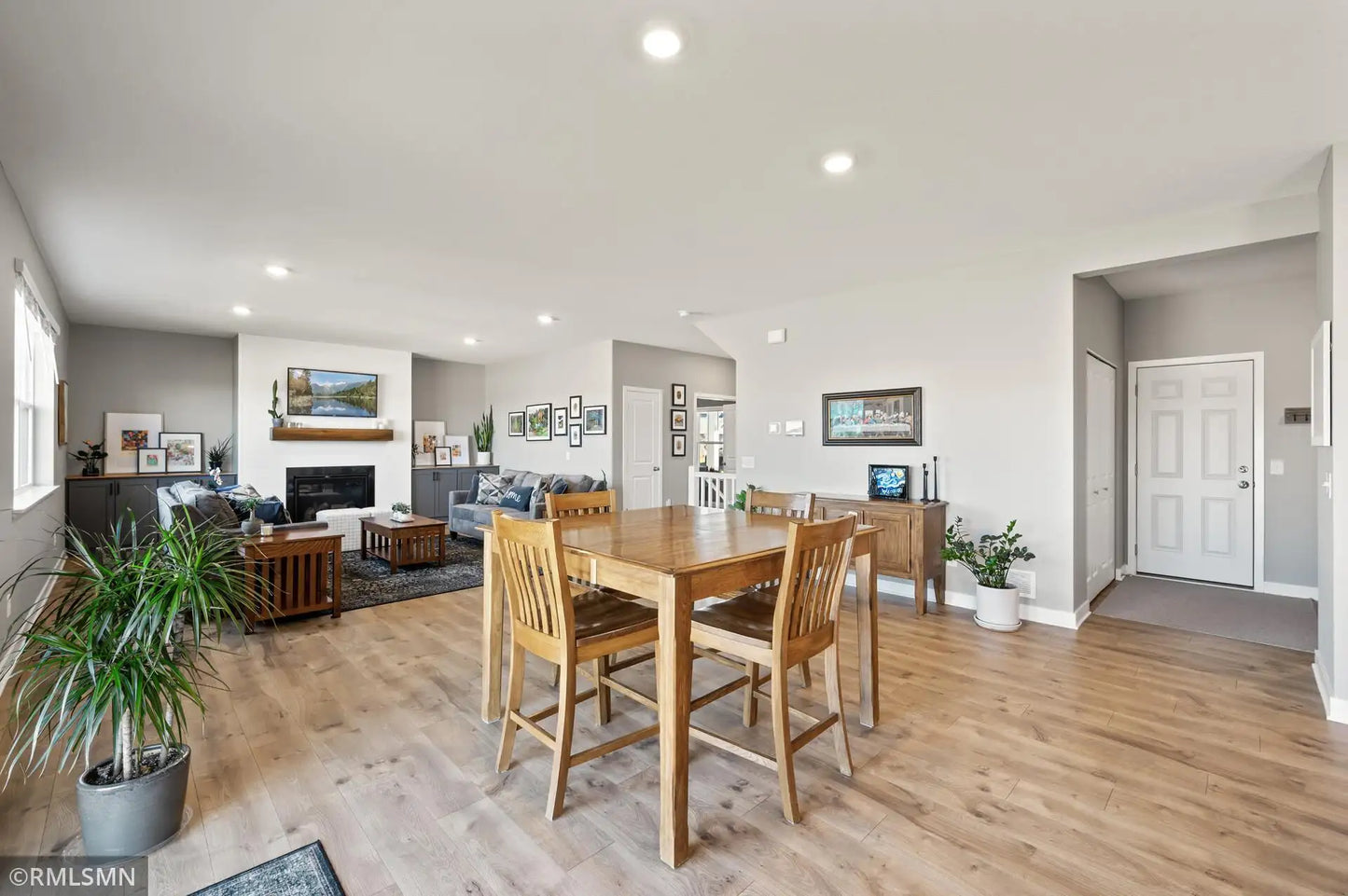 16221 Europa Avenue, Hugo, MN 55038