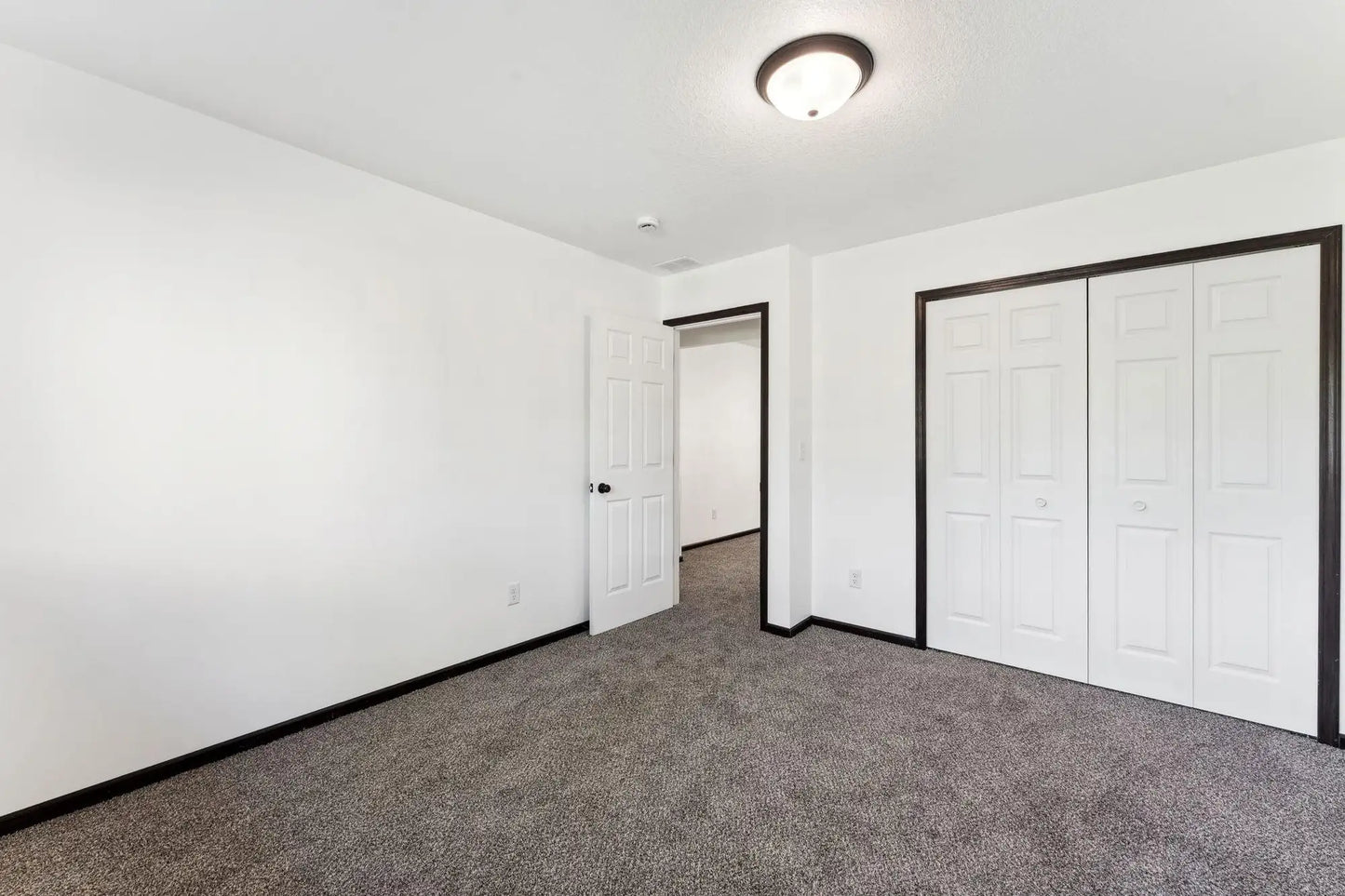 1094 7th Street, Saint Paul, MN 55106