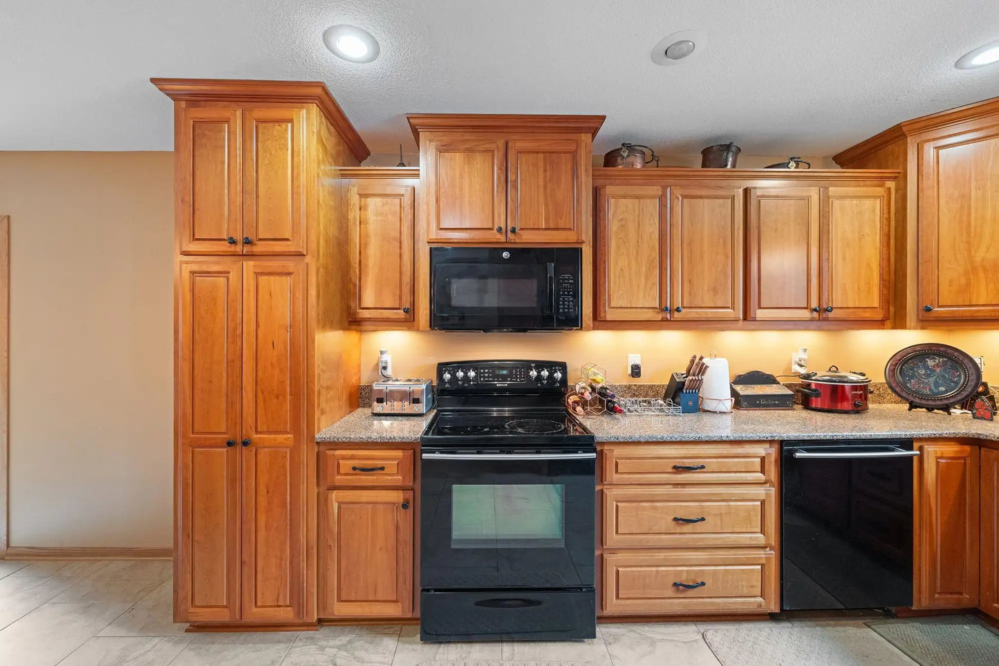 10326 Lee Drive, Eden Prairie, MN 55347