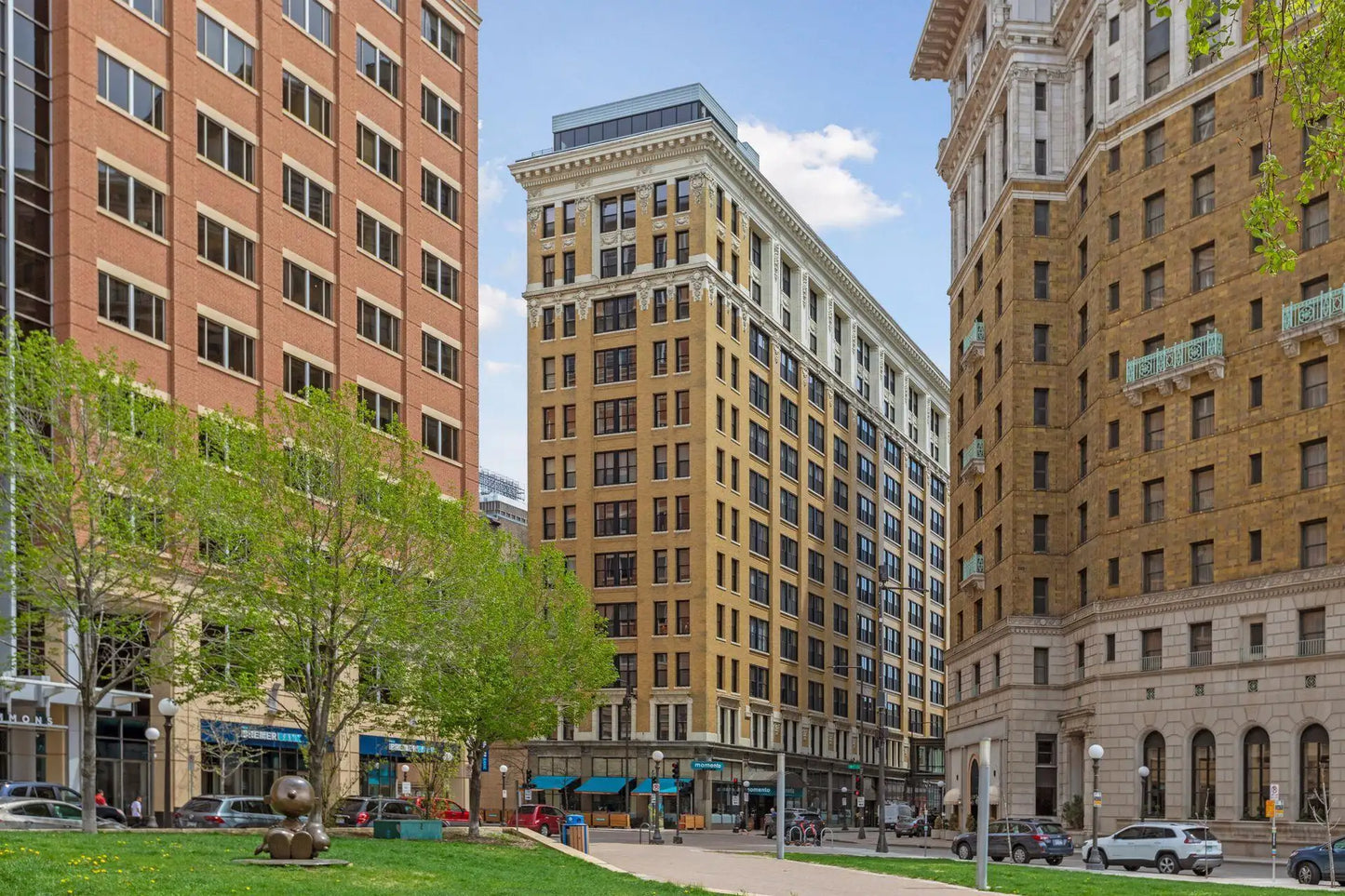 350 Saint Peter Street, Saint Paul, MN 55102