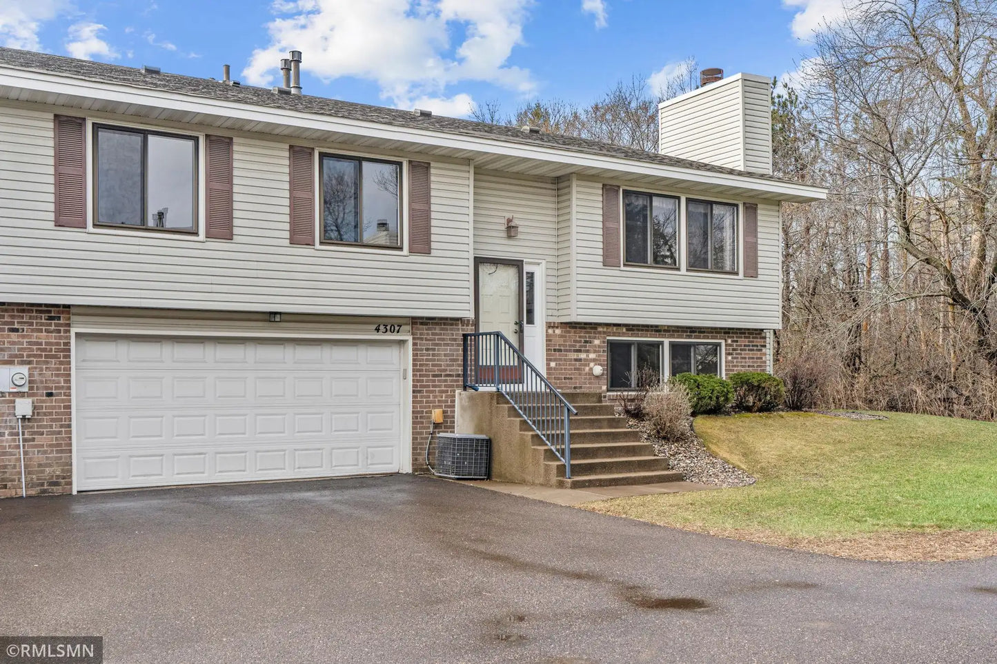 4307 Evergreen Drive, Vadnais Heights, MN 55127
