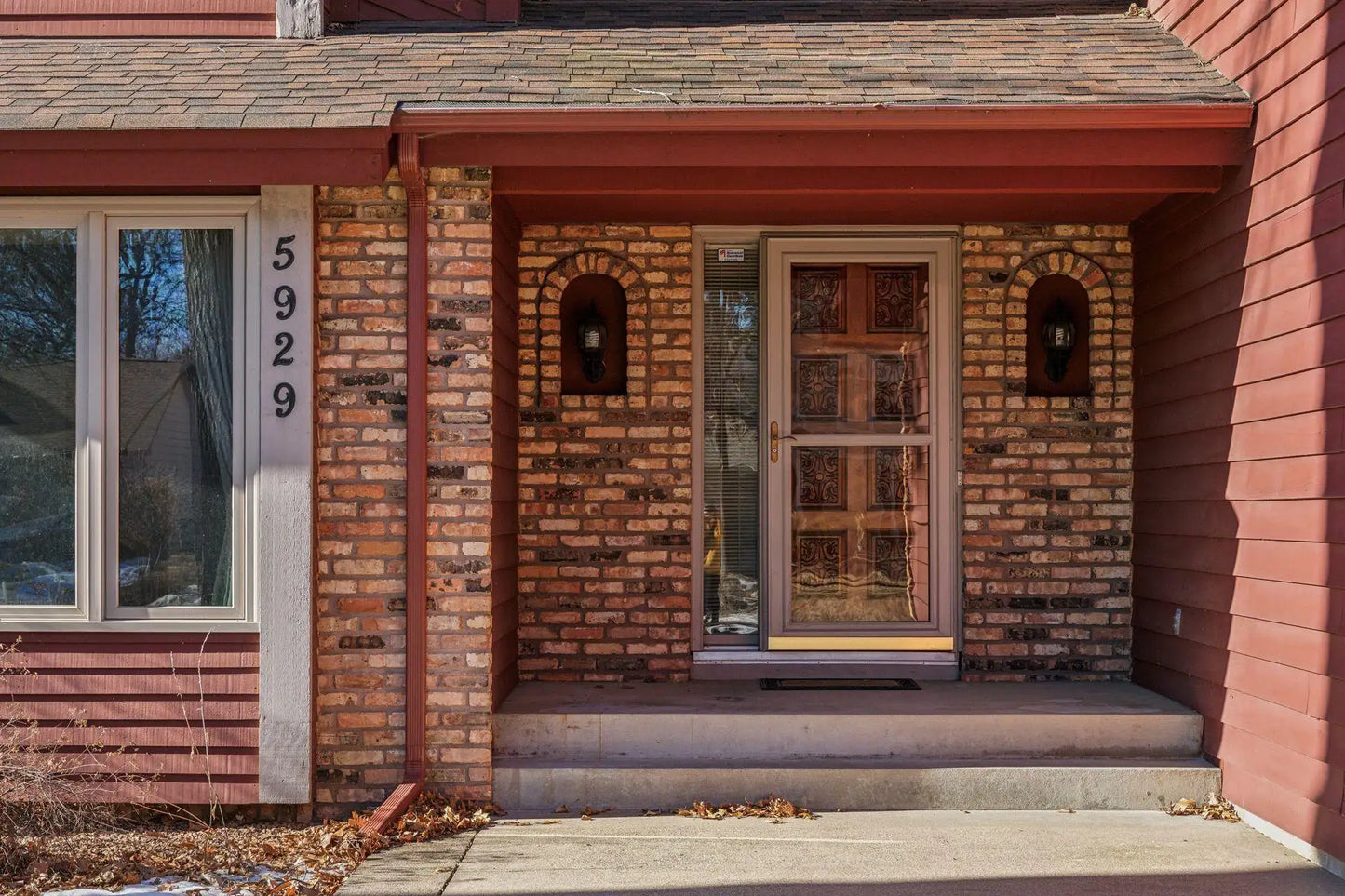 5929 Oxford Street, Shoreview, MN 55126