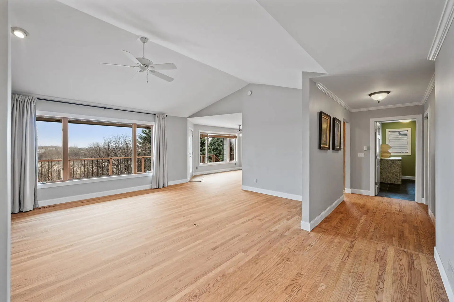 2331 Fawn Hill Court, Chanhassen, MN 55317