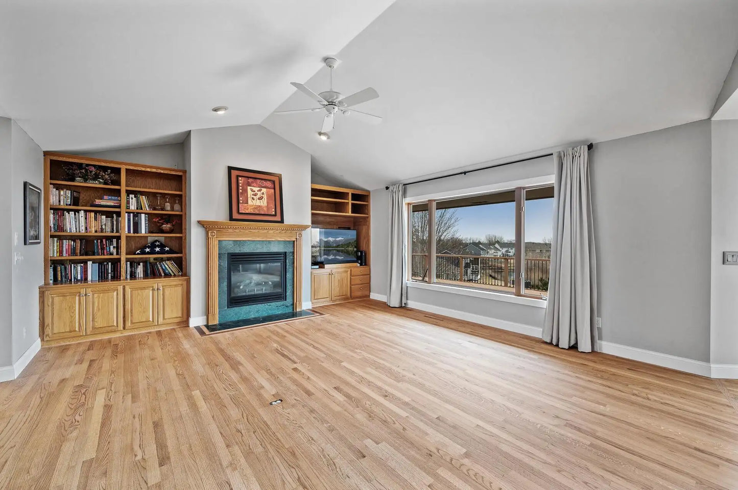 2331 Fawn Hill Court, Chanhassen, MN 55317