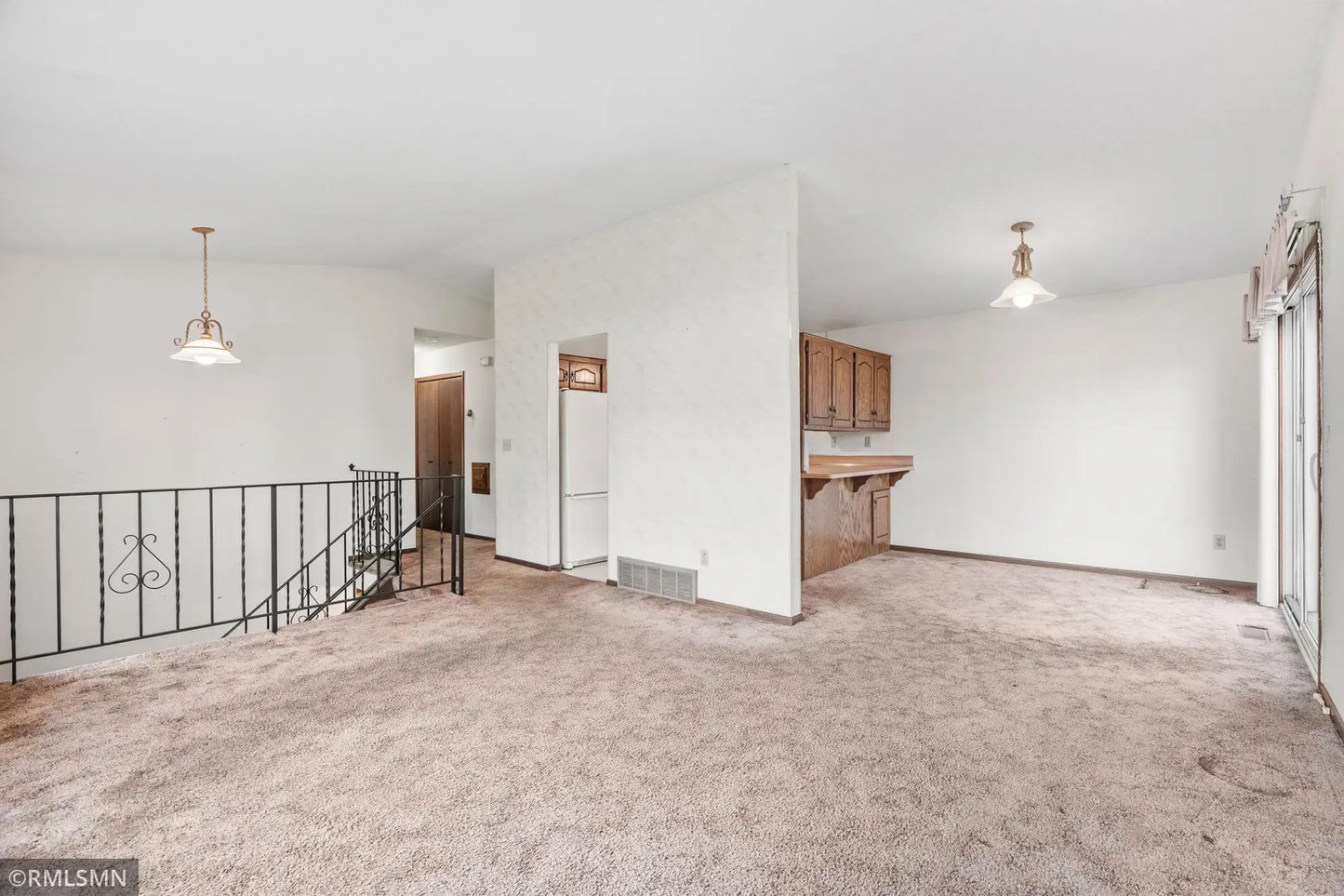 4307 Evergreen Drive, Vadnais Heights, MN 55127