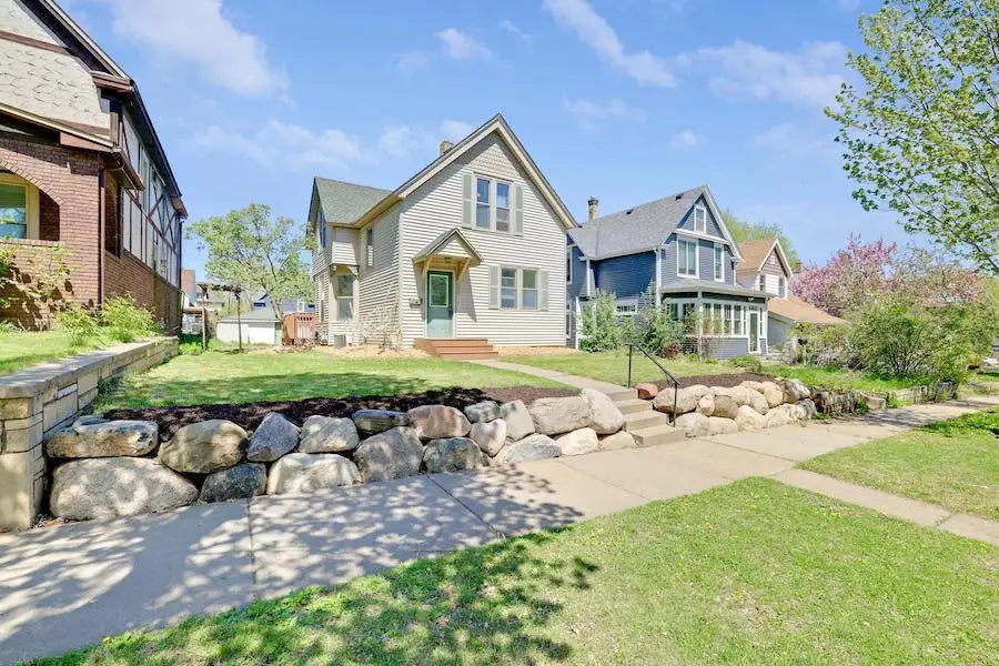713 Magnolia Avenue, Saint Paul, MN 55106