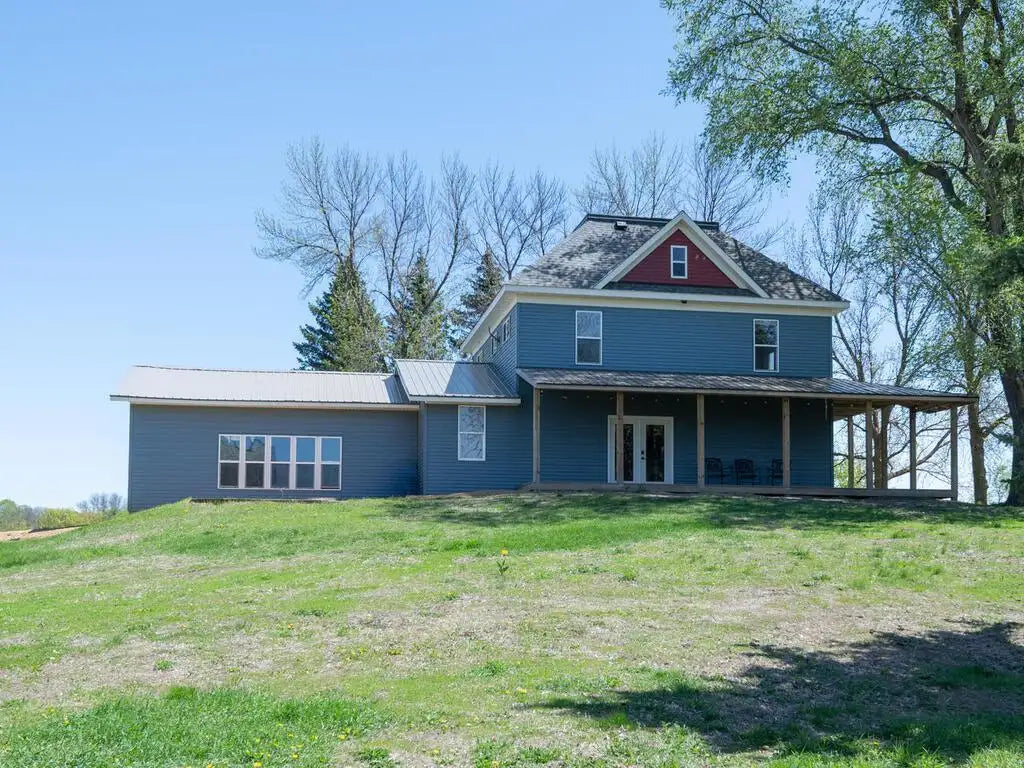 12945 Lenzen Drive, Chaska, MN 55318