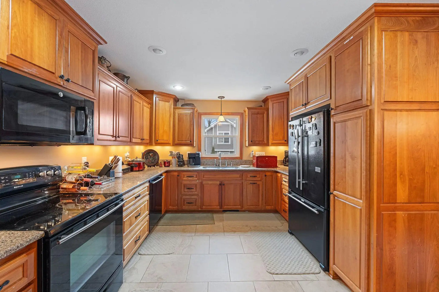 10326 Lee Drive, Eden Prairie, MN 55347
