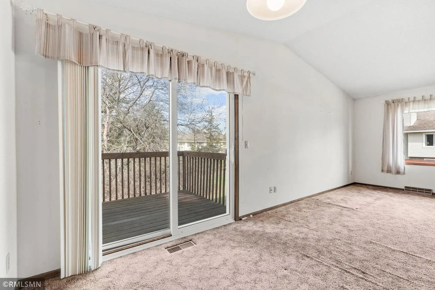 4307 Evergreen Drive, Vadnais Heights, MN 55127