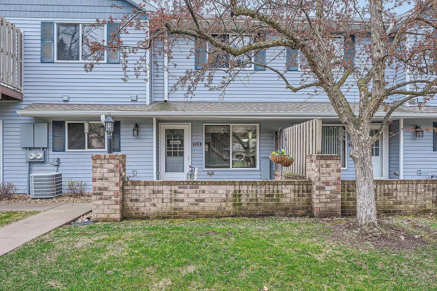 7510 15th Street Lane, Oakdale, MN 55128