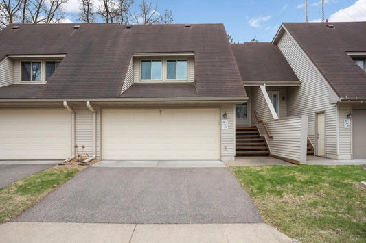 888 Nancy Circle, Shoreview, MN 55126