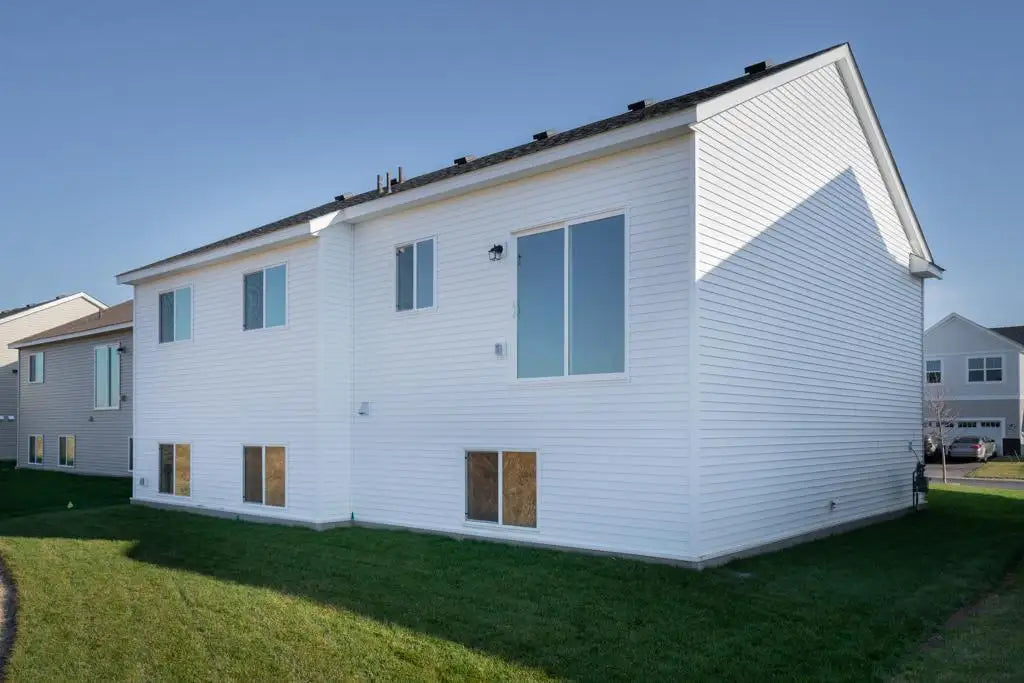 19911 English Avenue, Forest Lake, MN 55025