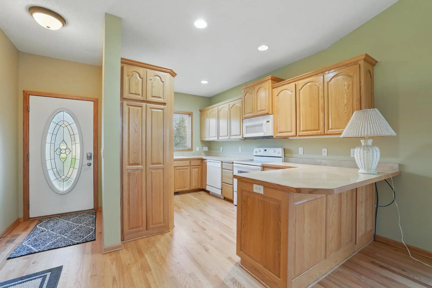 1191 Sterling Circle, Maplewood, MN 55119