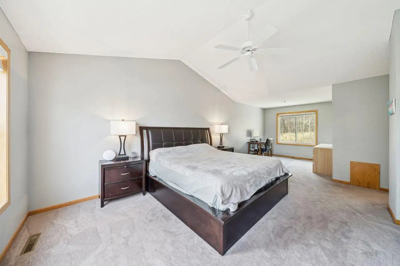 688 Falcon Ridge Road, Woodbury, MN 55125