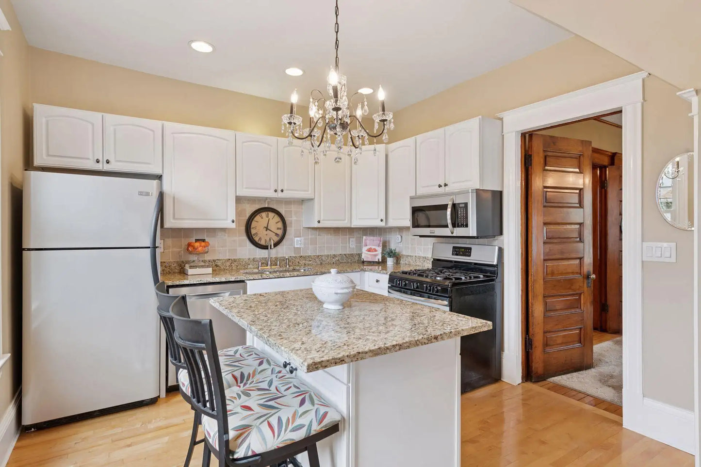 1910 Mckinley Street, Minneapolis, MN 55418